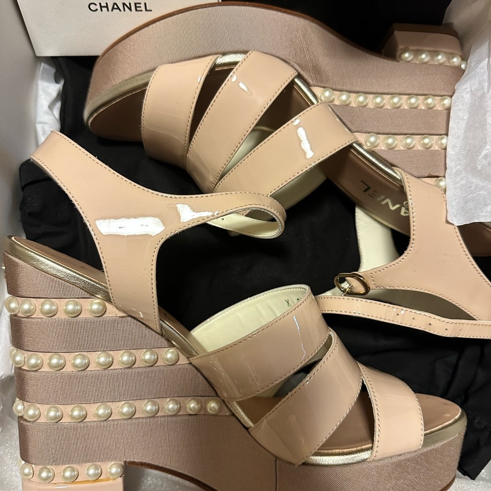 CHANEL Pearl Platform Wedge Sandals Nude Beige-Pink EU size 42 RARE 19P - Picture 6 of 10